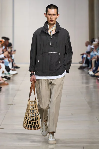 Look 24